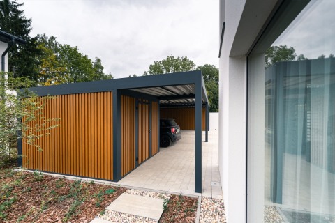 Carport z pomieszczeniem gospodarczym